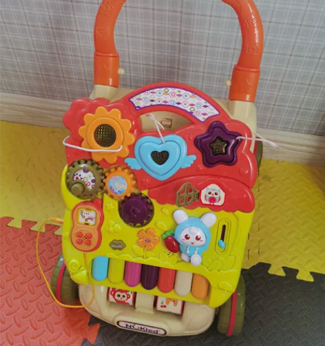 纽奇品牌学步车，自己家宝宝用的，功能完好，...