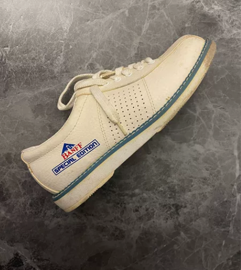 搬家发现还有整套保龄球用品，低价出售 感兴...