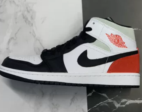 NIKE耐克Air+Jordan+1+Mi...