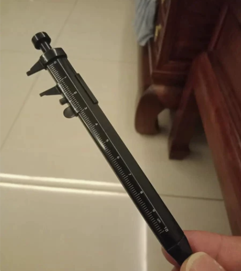 黑色带笔卡尺带笔卡尺 带笔卡尺（2用，可做...