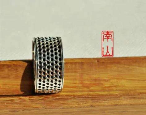 925复古黑眼纯银饰千眼顶针箍传统古朴实用...