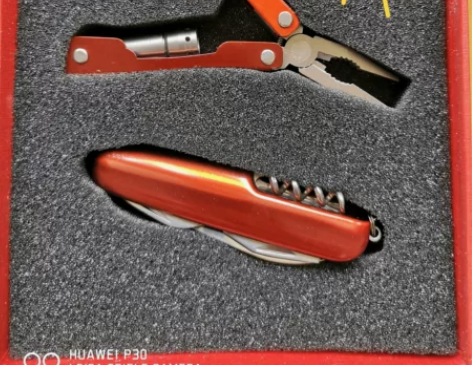 多功能工具钳子刀子礼品盒包装多功能钳子刀子...