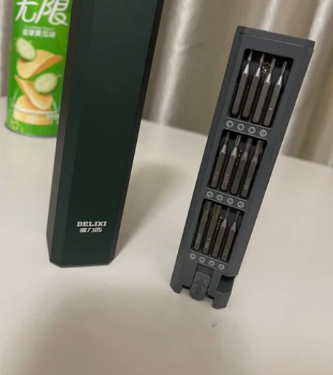 仓库搬迁亏本出德力西螺丝刀套装万能家用螺丝...