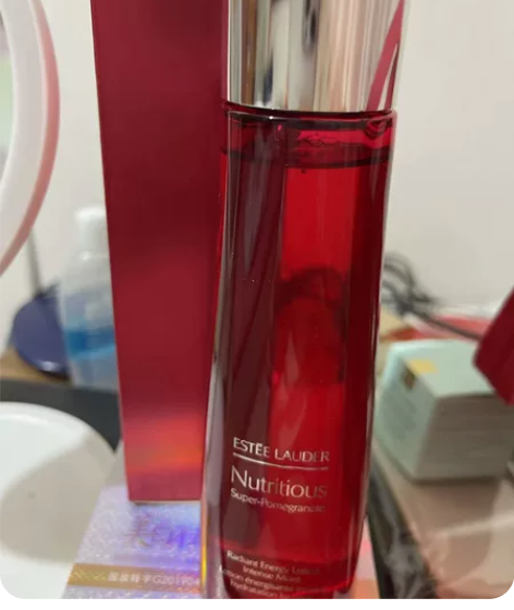 雅诗兰黛化妆水 商标被我蹭的有点花了 介意...