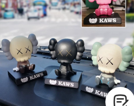 潮流公仔汽车摆件卡通KAWS考斯摇头公仔车...