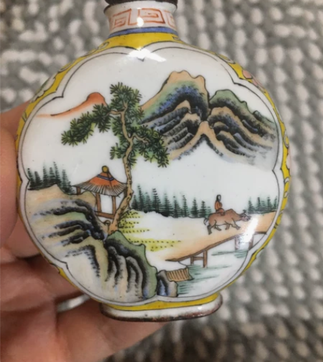 非常漂亮的老鼻烟壶艺术品，高7.5cm，宽...