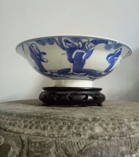 晚清时期青花人物大碗，，器型工整，尺寸超大...