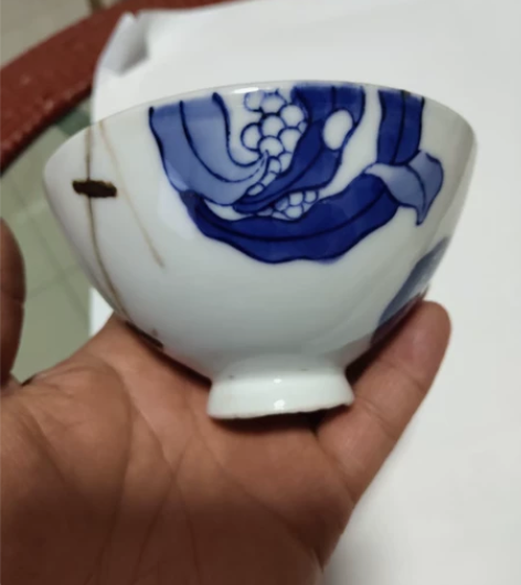 青花小碗，造型好看，画工好，特殊少见，值得...