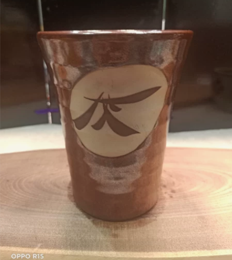 日本回流，酱釉带画片主人杯，茶杯，酒杯，老物件，一物一拍，尺...