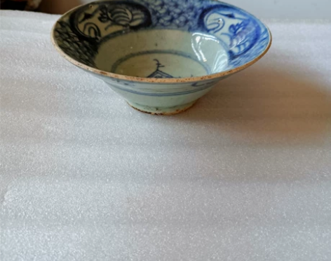 青花碗……清代的青花碗，年份应该到嘉道了，...