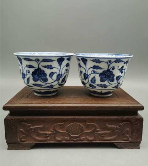 80-90年代仿古风格精品柴窑青花手绘缠枝...