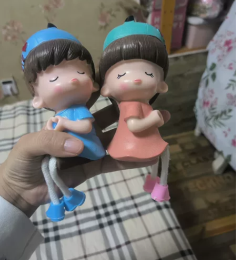 家居墙上置物架装饰品婚庆小摆件吊脚娃娃客厅...