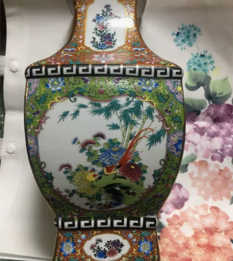 全新花瓶高33厘米.乾隆官窑四方珐琅彩仿古...