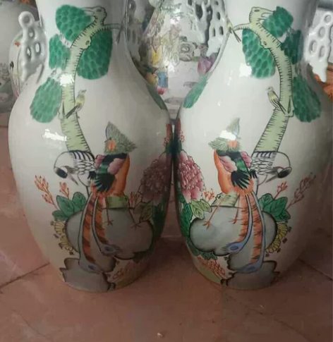 花鸟五伦图大瓶一对全品，高42厘米左右，品...