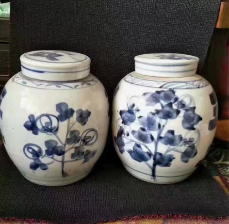 文革时期青花瓷坛子一对！带丰收字样，文革气...
