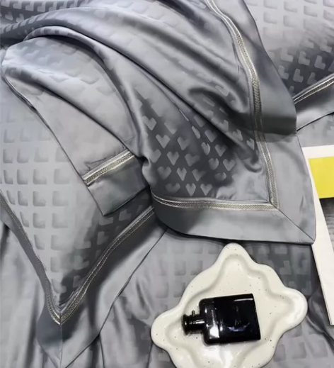 原价8680，180支天丝提花高端轻奢四件...