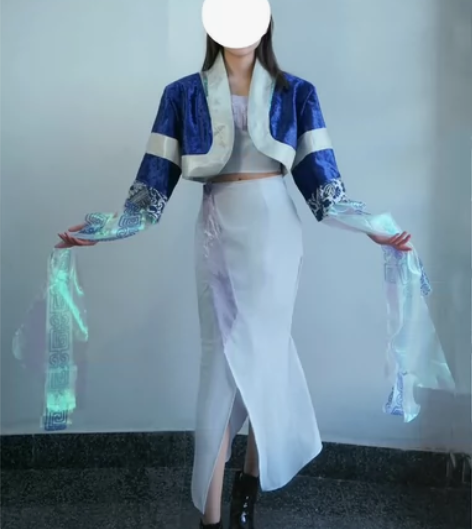 服装设计成衣，创意国潮传统元素青花瓷主题成...