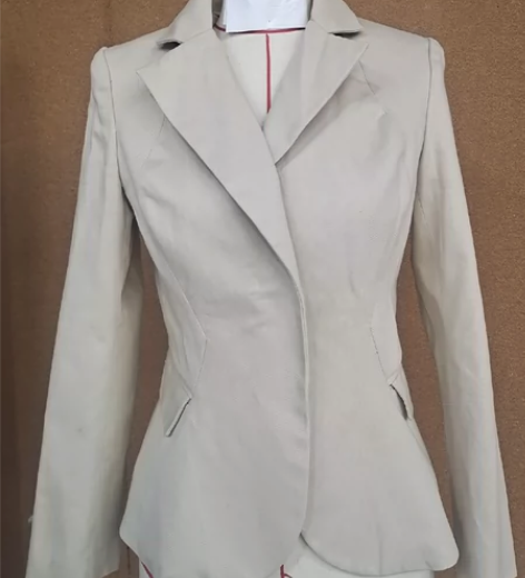 服装设计与工艺(工程）创意女大衣/风衣/成...