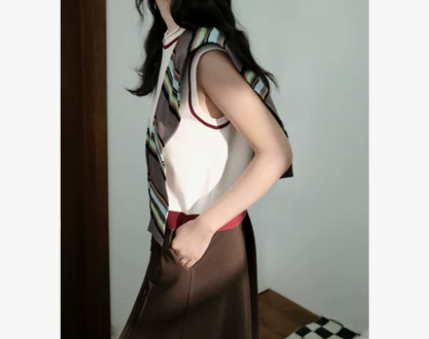 【乐活价】阔色设计感小背心上衣无袖T恤女春...