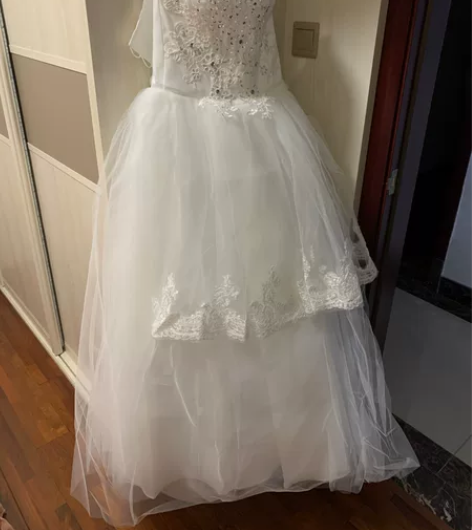 婚纱 全新 齐地全新未穿过,绑带设计,可以...