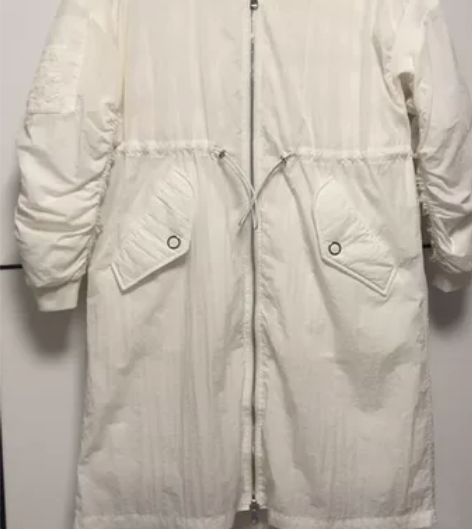 【播】白色中长款羽绒服·9.99成新 尺码...