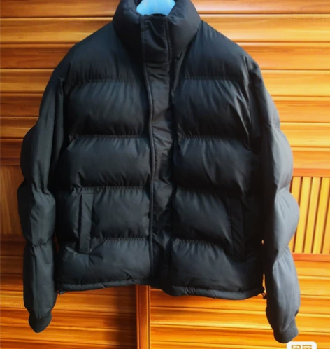 美式面包款休闲棉服。衣服款式简洁漂亮 穿着...