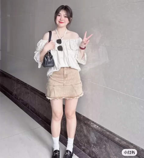 博主闲置一套出｜FCY studio一字肩...