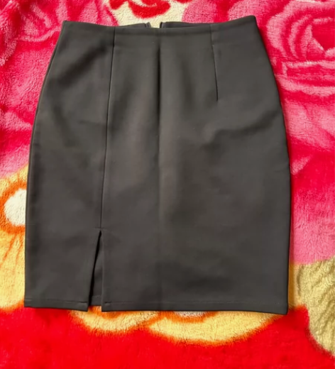 前侧开叉一步裙夏季包臀裙，气质百搭显瘦通勤...