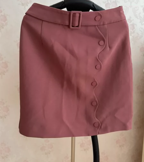 玫瑰粉色短裙气质女人味波浪花边压褶前襟单排...