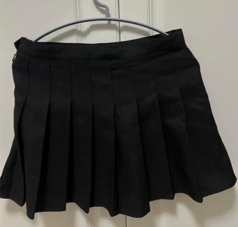 全新带内衬百褶裙 感兴趣的话点“我想要”和...