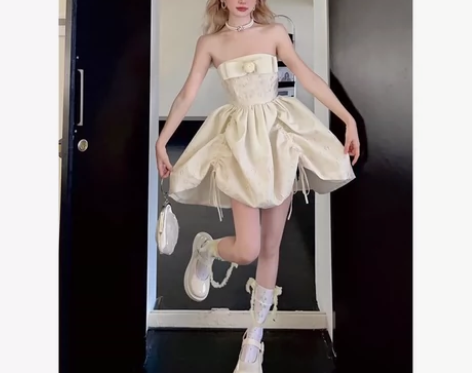 夏季法式超仙在逃公主露背抹胸裙气质时尚遮肉...