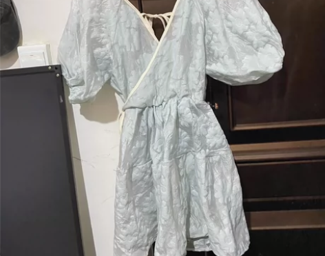 天蓝色蓬蓬裙~没有拉链 松紧适合s码 个子...