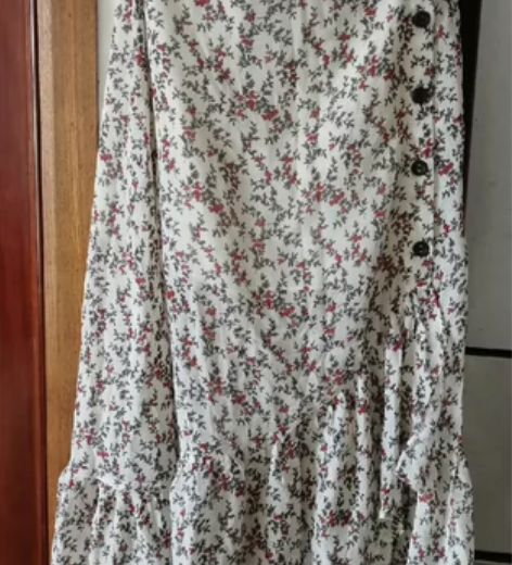 全新雪纺碎花鱼尾仙女裙，弹力腰围平铺64可...