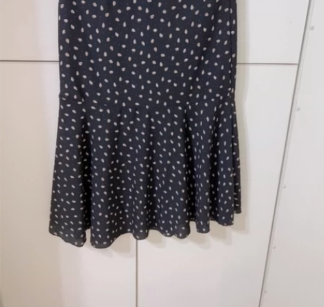 碎花鱼尾裙 感兴趣的话点“我想要”和我私聊...