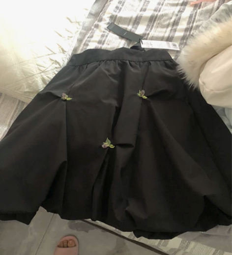 太平鸟花苞裙 感兴趣的话点“我想要”和我私...