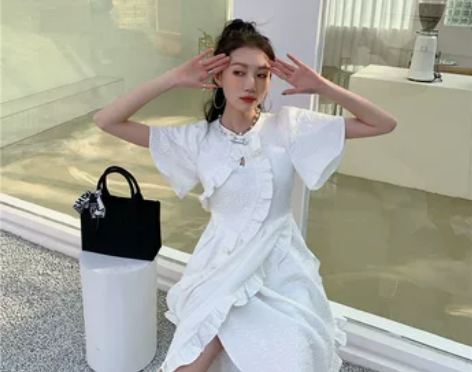 连衣裙设计感小众别致花苞袖不规则分割浮雕建...