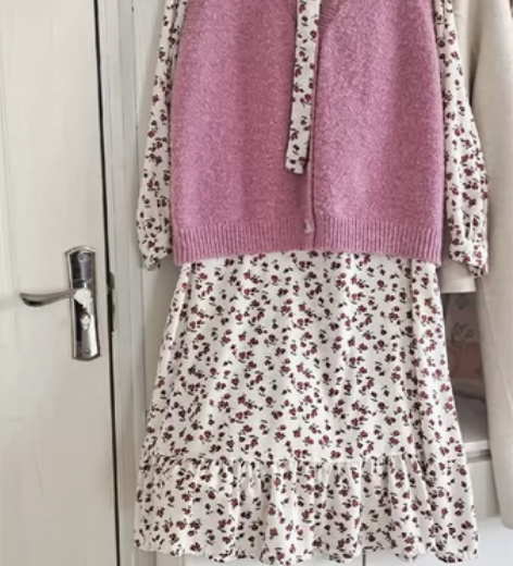 ?出一套包邮  马甲碎花裙森系文艺风温柔春...