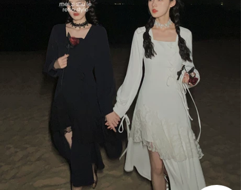 梅子熟了方领连衣裙女秋设计感气质裙子不规则...