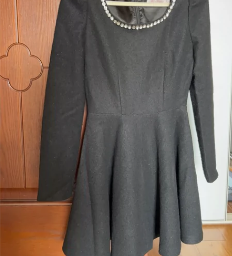 高端定制春秋款小礼服 公主风,裙长到膝盖上...