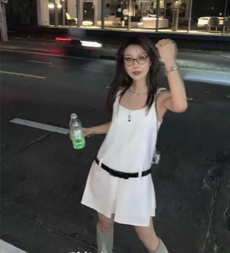 VEGA CHANG泡泡袖连衣裙女夏新款撞...