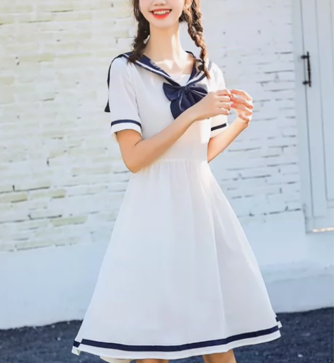 海军风连衣裙 甜美日系 感兴趣的话点“我想...