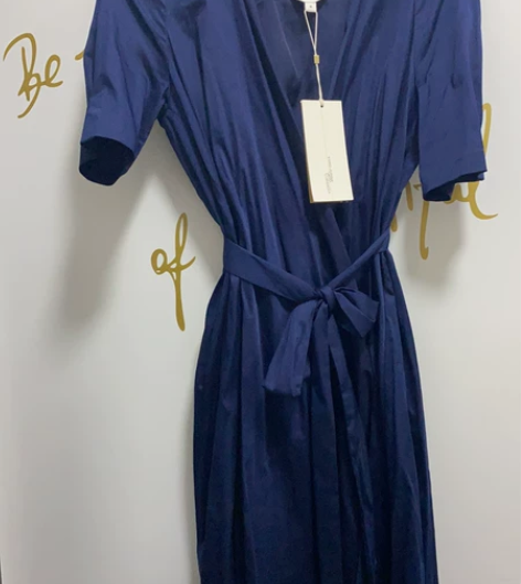 全新两片式连衣裙 OL风 没穿过 感兴趣的...