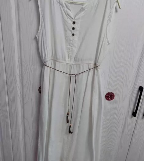 棉麻小V领口民族风连衣裙 以前做品牌折扣店...