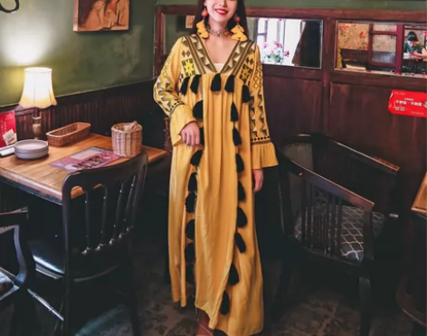 潮牌泰国度假风复古沙滩裙民族风刺绣流苏连衣...