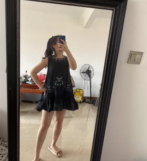 超级可爱重工刺绣 民族风蓬蓬连衣裙 藏蓝色...