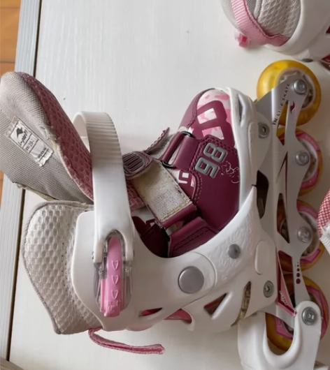 可伸缩旱冰鞋29-32号 感兴趣的话点“我...