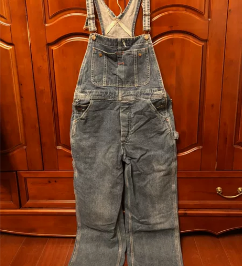 牛仔背带裤 M码 但相当于L码的大小 对我...