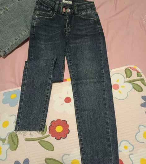 铅笔裤牛仔裤小脚裤，27码，买回来仅试穿未...