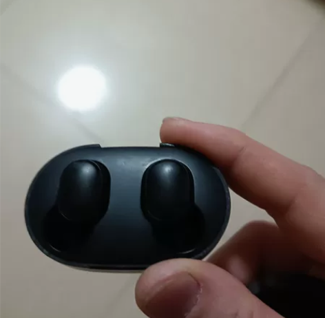 红米耳机，双耳10块，自提10块 感兴趣的...