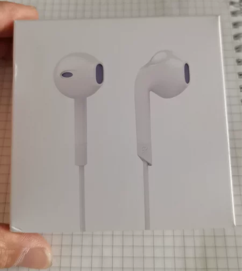 兰士顿 V6白色入耳式耳机，未拆封全新 感...